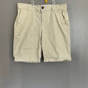 Gap khaki shorts